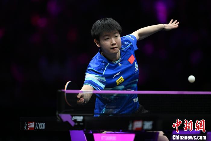 孙颖莎速胜杜凯琹晋级八强 单打百胜里程碑达成