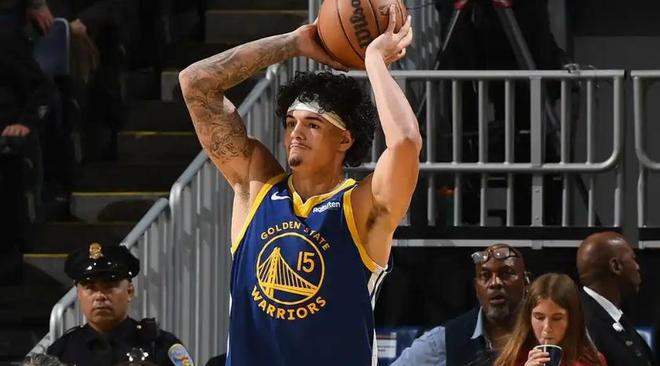 波神30+桑托斯18+！勇士终结连败，双核闪耀逆转