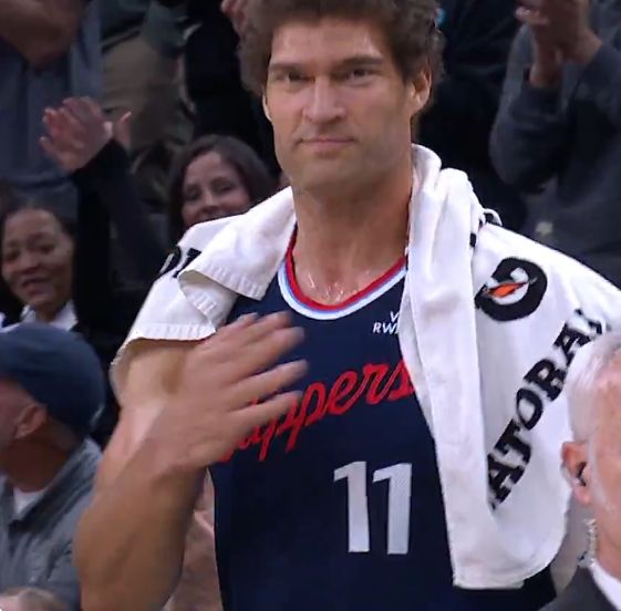 快船客场力克雄鹿豪取五连胜 莱昂纳德创队史纪