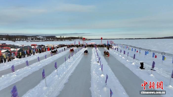 边城呼玛迎来冬日盛事：中俄运动员同台界江竞