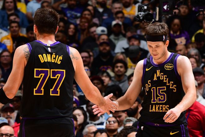 湖人双核重伤冲击季后赛 球队阵容告急迎战强敌