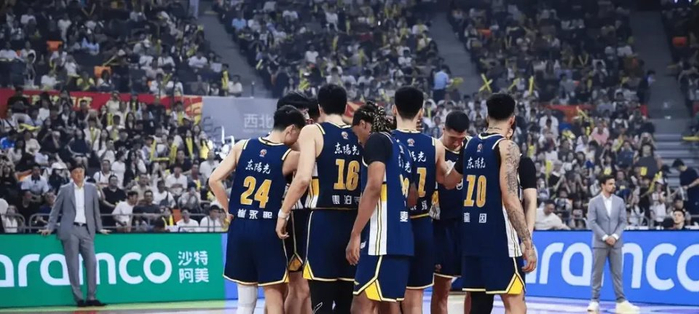 广东男篮负于福建排名下滑 伤病困扰季后赛前景