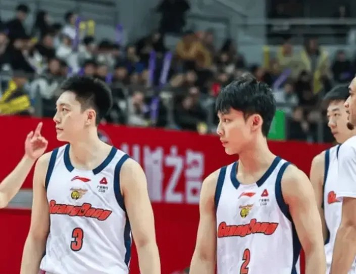 广东男篮负于福建排名下滑 伤病困扰季后赛前景